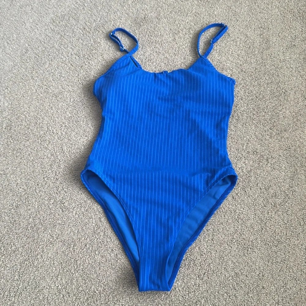 209‎ NWT ZAFUL Women's One Piece Ribbed Open Back Scoop Neck Swimsuit - Size: S